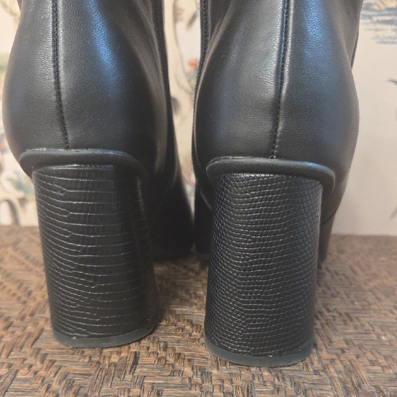 DV by Dolce Vita Black Ankle Booties - Picture 5 of 8